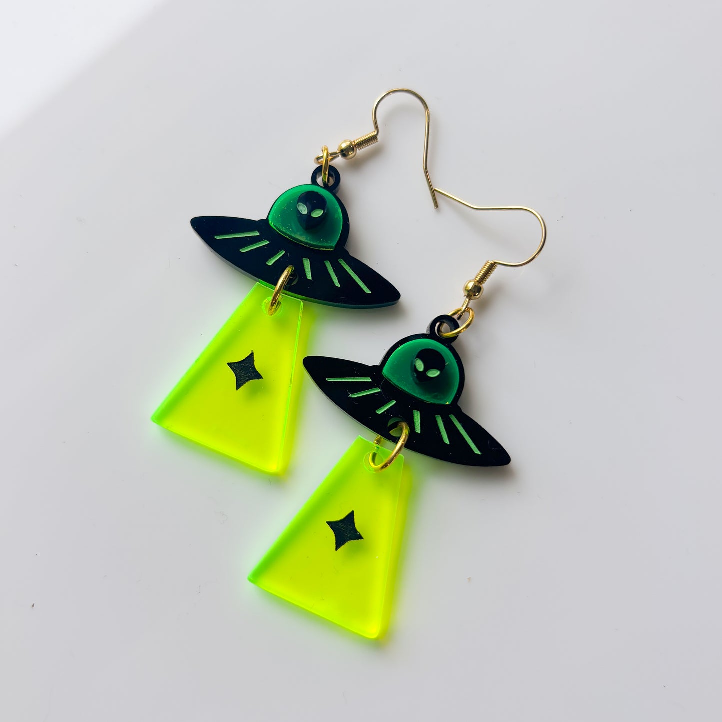 ALIEN UFO ACRYLIC EARRINGS