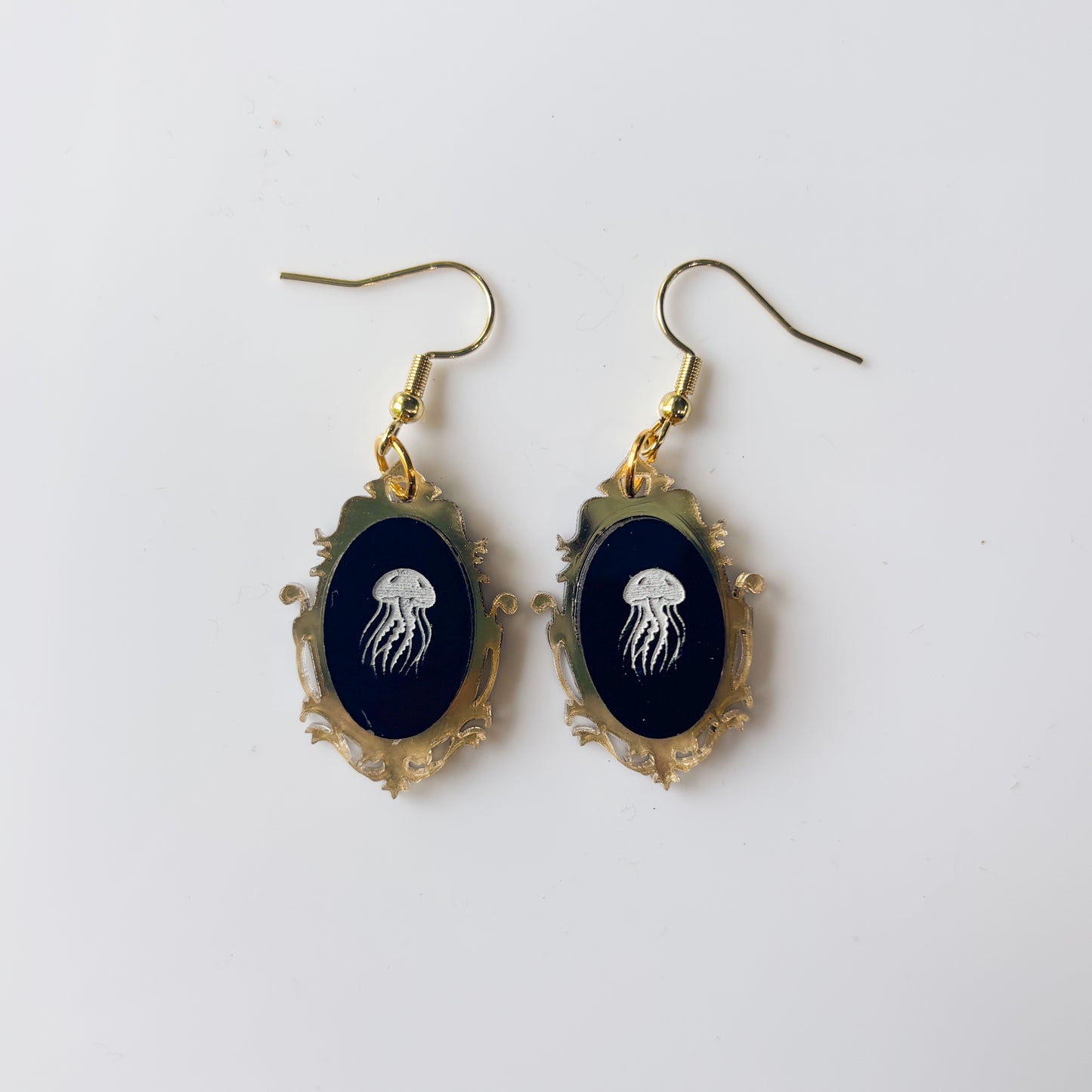 GOTHIC JELLYFISH FRAME ACRYLIC EARRINGS