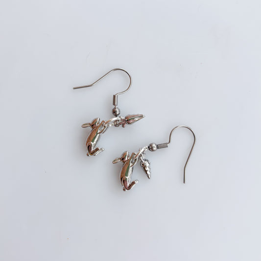 MINI BUNNY & CARROT CHARM EARRINGS