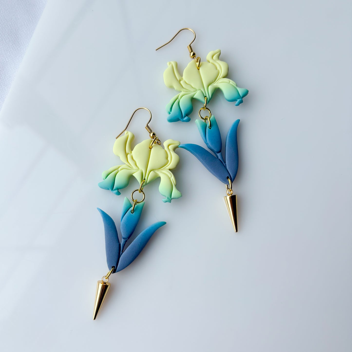 IRIS EARRINGS (BUTTER BLUE MELT)