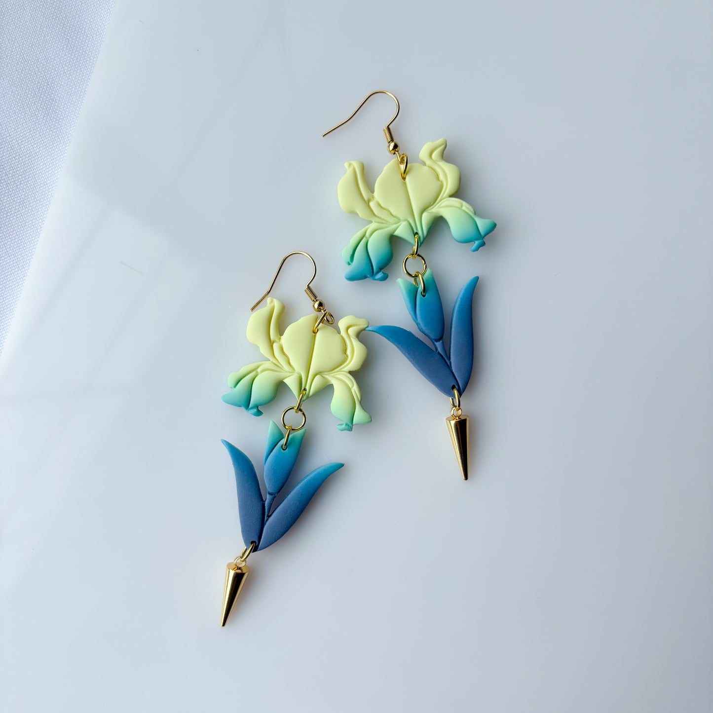 IRIS EARRINGS (BUTTER BLUE MELT)