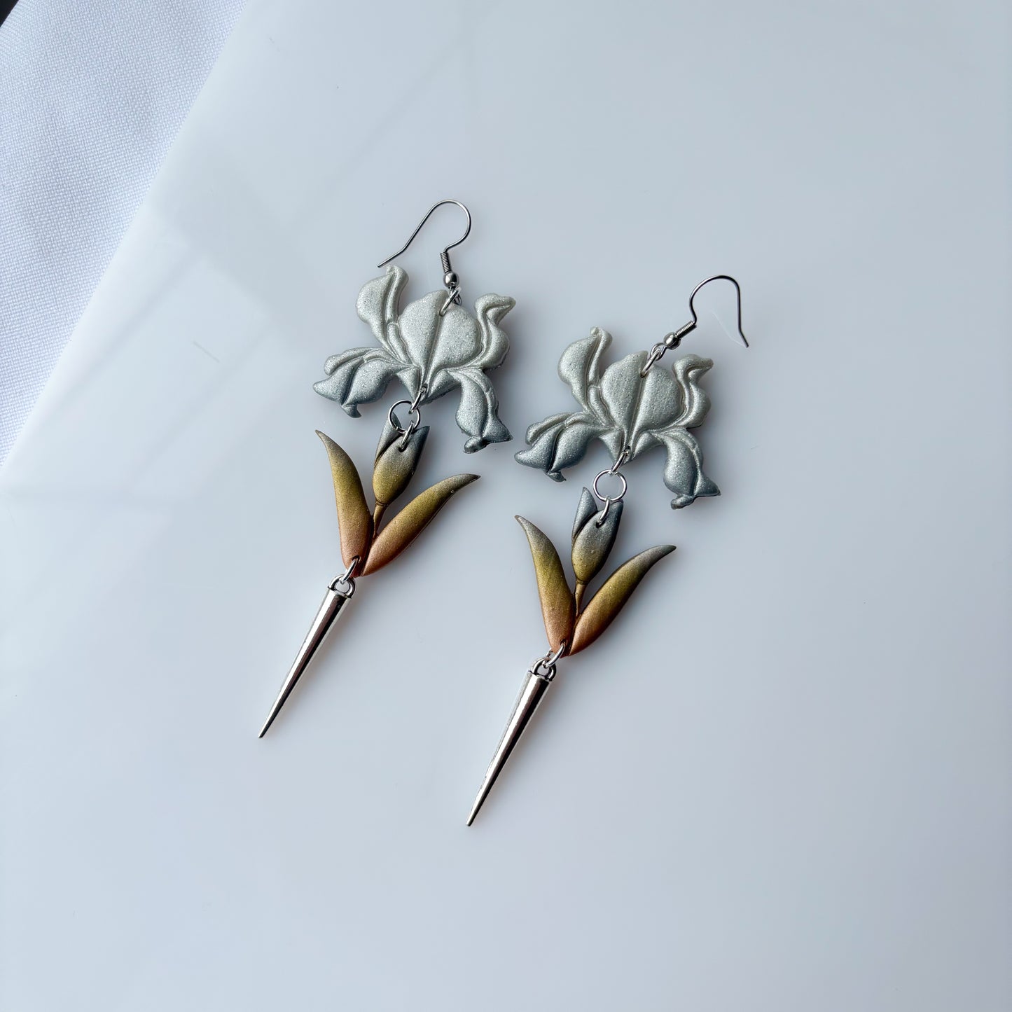 IRIS EARRINGS (METALLIC)