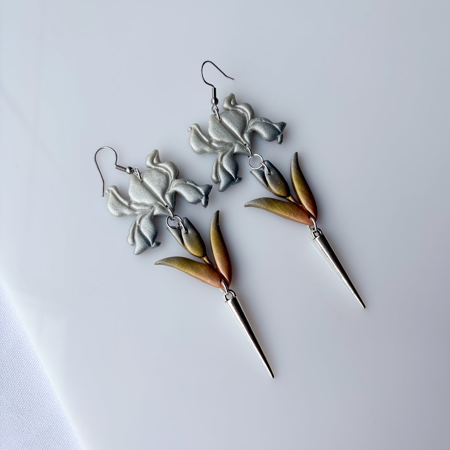 IRIS EARRINGS (METALLIC)