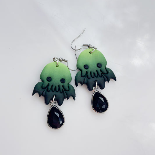 CTHULU EARRINGS (BLACK CHARM)