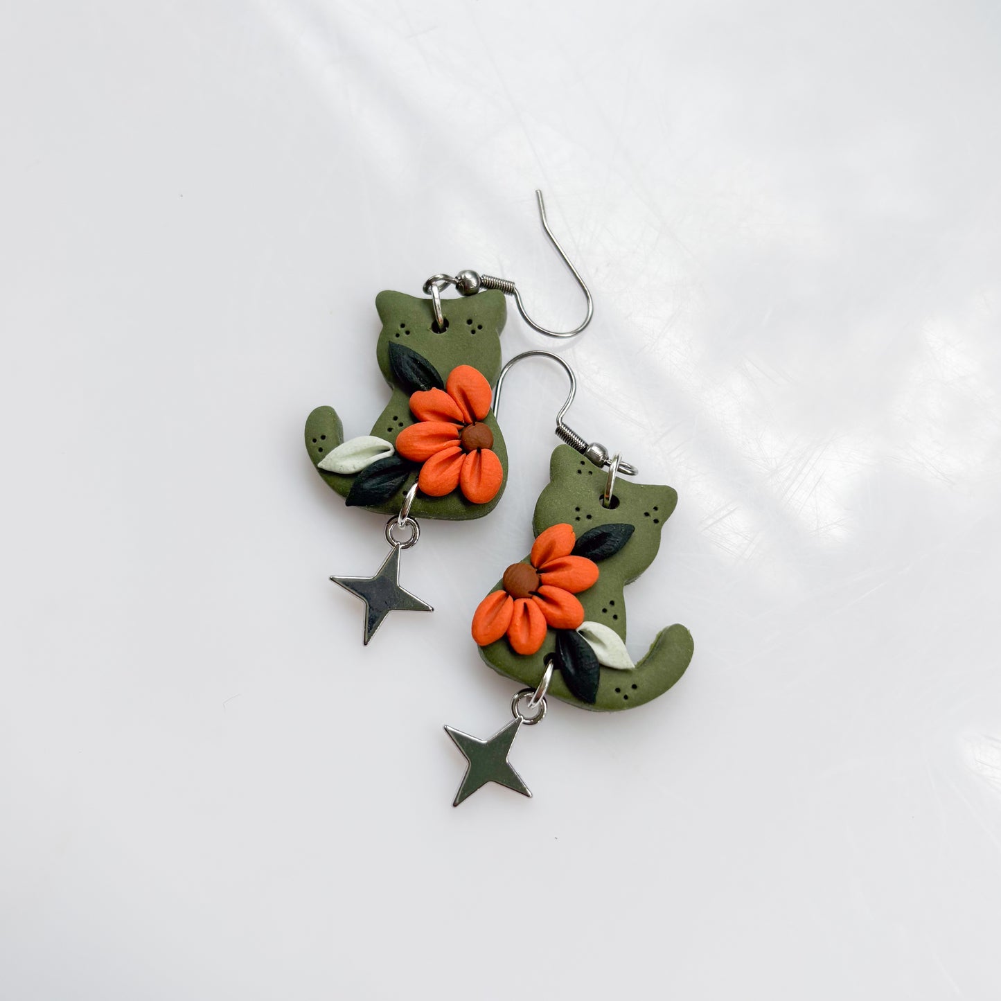 AUTUMN FLOWER CAT EARRINGS