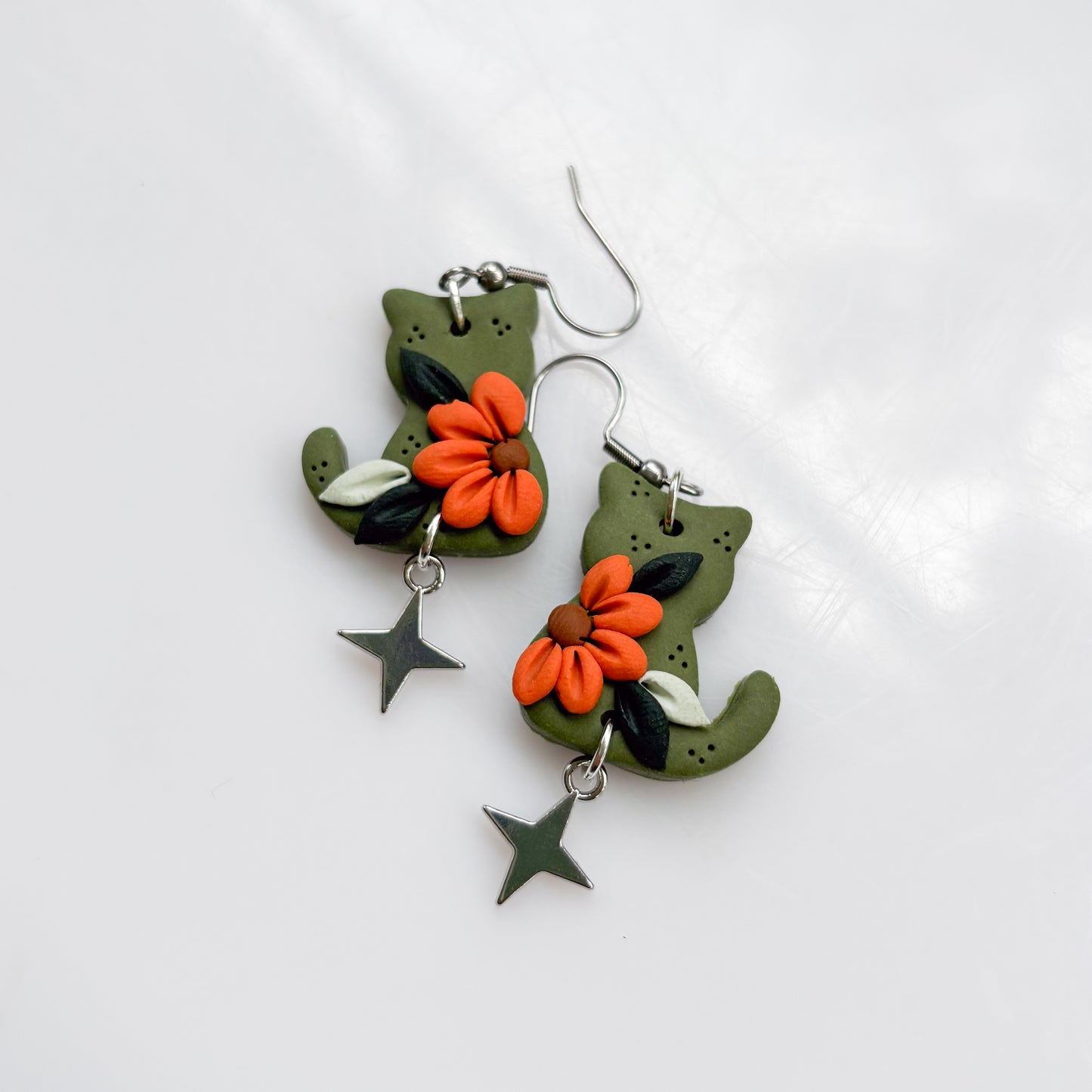 AUTUMN FLOWER CAT EARRINGS