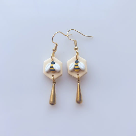 BEE EARRINGS (IVORY GOLD)