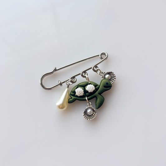 TURTLE & SEASHELL PIN