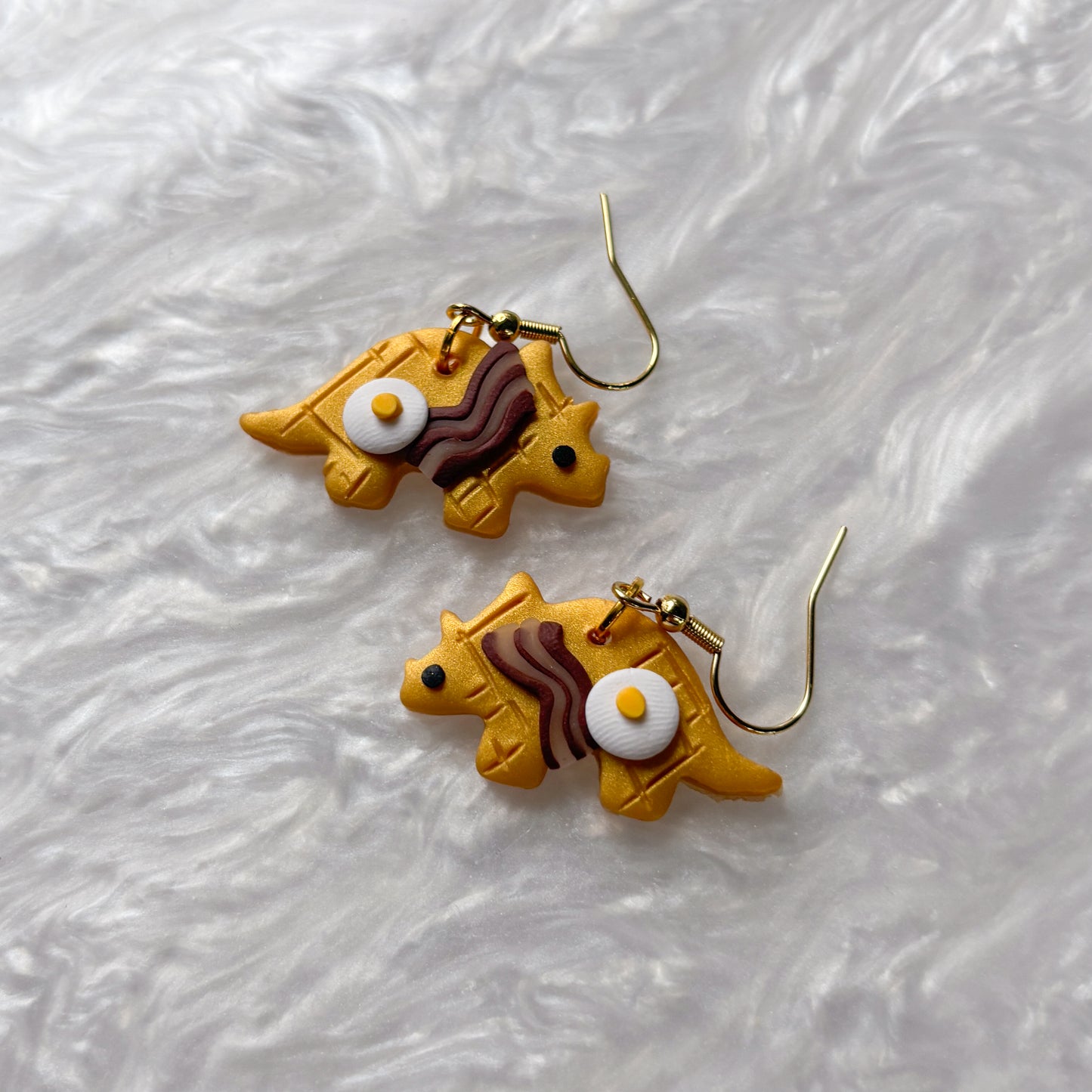 BREAKFAST DINO EARRINGS (TRICERATOPS)